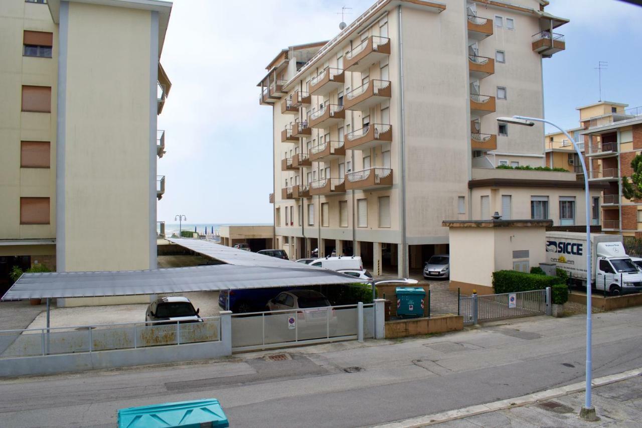 App4Rent Saturno 4 - Family Apartment, Wifi, Parking Lido di Jesolo Exteriér fotografie